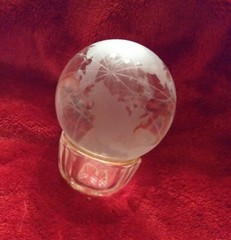 Beautiful Genuine Crystal World Globe Earth Sphere Etched Frosted Glass Ball