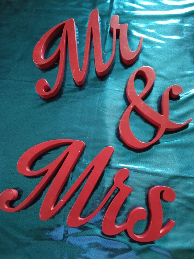 Mr & Mrs – Red Letters – Wooden Sign – Wedding Table Decoration – 3 Piece Set