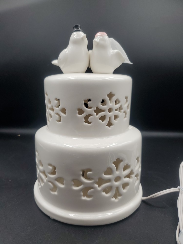 Cracker Barrel Layered Cake Accent Light Wedding Decor With Love Birds Open Box