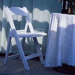 WHITE 31″ Resin FOLDING CHAIR Vinyl Padded Seat Wedding Reception Decorations