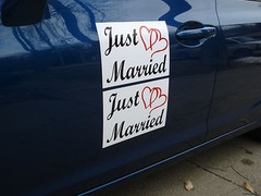 (2) JUST MARRIED CAR MAGNETIC SIGNS 8″X12″ (2 Color) w/ Hearts FREE SHIP Wedding