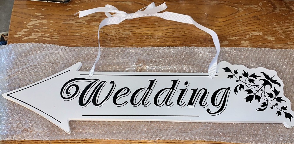 Samanter Wooden “Wedding” Arrow Sign w/Ribbon to Hang ~ 17.5”x 5” ~ So Cute! NEW