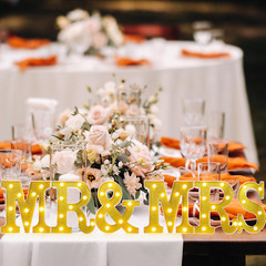 6 Pcs Mr and Mrs LED Sign Wedding Decor Sweetheart Table Decoration Mr and Mrs