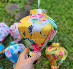 Vietnamese Silk Lanterns 22cm: Wedding Party, Outdoor Garden, Patio Decor, Set 8