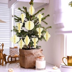 Nezyo 12 Pcs Christmas Paper Honeycomb Balls Party Pom Poms Special-Shaped De…