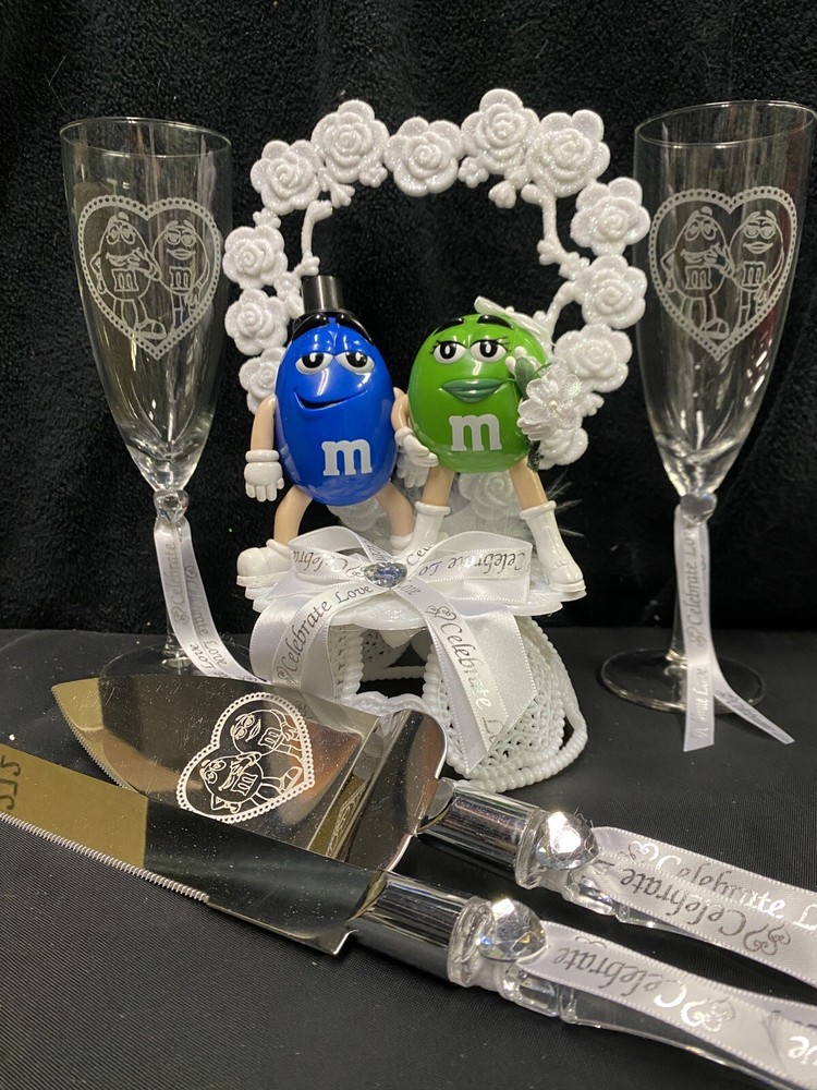 M & M Candy Wedding Cake Topper Groom Mrs BLUE Bride M&M Funny Glasses And Knife
