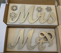 Decoco Mr & Mrs Letters Wedding Wooden Sign Décor Decoration Table Top Standing