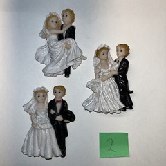 Wedding Magnets Decor Bride Groom Mr Mrs Lot of 3 White Dress Bouquet Cute! (2)