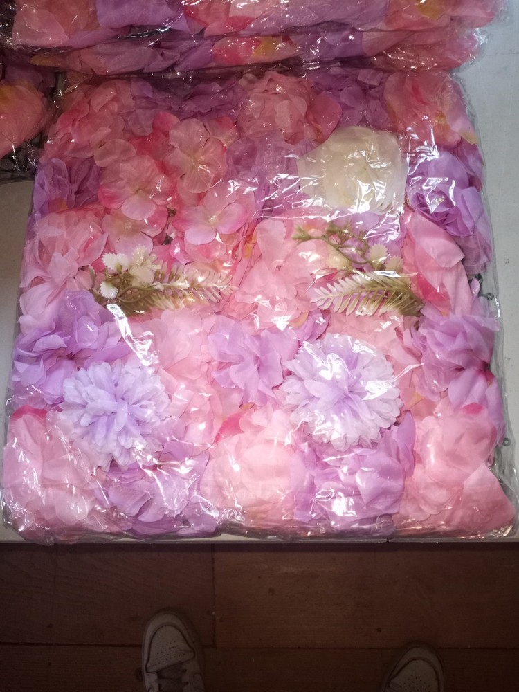 Beautifull Artifical Flower Wall Panels 12 Pieces 12x12in
