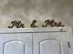 Rustic Brown “Mr & Mrs” Table Decor