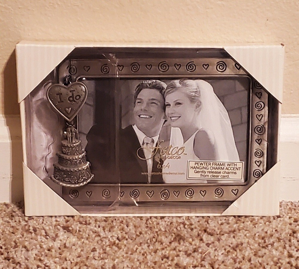 Pewter Wedding Frame “I DO” Gift/ Cake Charm- 6×4 Wedding Portrait