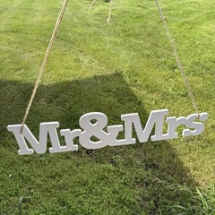 Wooden Mr & Mrs Hanging Wedding Sign White Rustic Twine Bridal Shower Decor