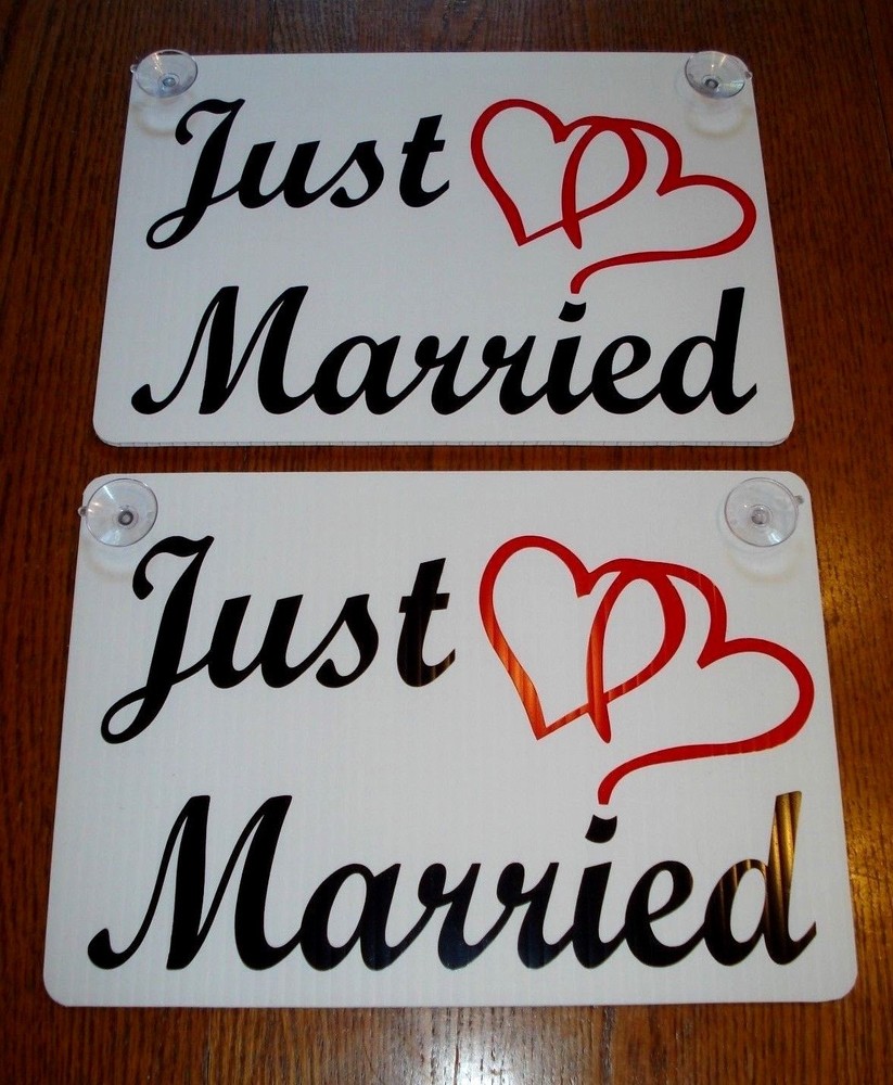 (2) JUST MARRIED CAR WINDOW SIGNS 8″X12″ WITH SUCTION CUPS w/Hearts Wedding