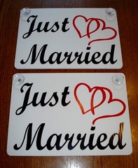 (2) JUST MARRIED CAR WINDOW SIGNS 8″X12″ WITH SUCTION CUPS w/Hearts Wedding