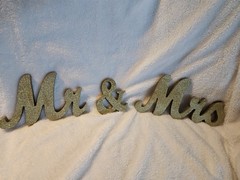 “Mr & Mrs” Gold Sparkle 3 Pc Wedding Sign Set