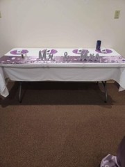 “Mr & Mrs” Freestanding Sliver Glitter Sign