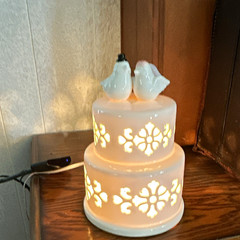 Ceramic Wedding Cake Accent Light, White Floral Pattern, Corded, 1pc