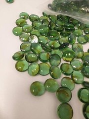 30 Lb. Flat Glass Marbles/Pebbles for Vase Filler Etc (Green, 0.65″ ~2700 PCs)