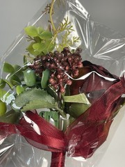 Shjenleifa 2Pcs Burgundy Wine Red Rose Wrist Corsage & Boutonniere Set Wedding