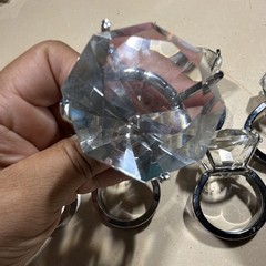 Set of 7 Clear Acrylic Diamond Ring Table Decorations for Wedding, Silver