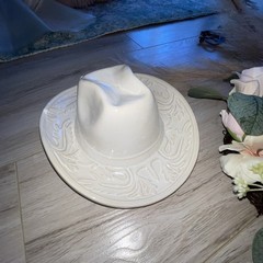 Farm Barn Rustic Wedding Decor Bridal Floral Cowboy pampas grass Roses Candle