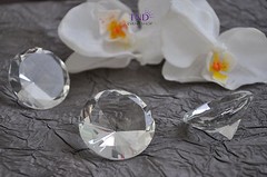 GLASS CRYSTAL CUT DIAMOND SHAPE GEM STONE TABLE SCATTER CONFETTI PAPERWEIGHT