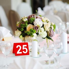 Tuanse Table Numbers 1-25 Acrylic Double 2.5 x 2.17 x 2 inches, Red, White