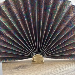 VTG CBK LTD 1988 Paper Decorative Fan Brass Base Green Paisley Print 24×13 in