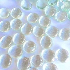 10 Lb. Flat Glass Marbles/Pebbles for Vase Filler Etc (Clear, 0.65″ ~900 PCs)