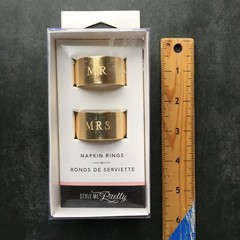 Style Me Pretty MR AND MRS Gold Tone Napkin Ring Holder for Bride Groom NEW