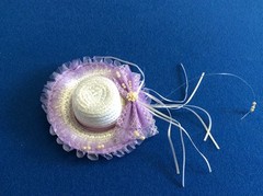 wedding decorations: bride in white carriage w-horse, lilac/white hat, potpourri