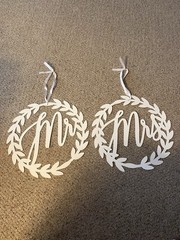 Wedding Anniversary White Mr. & Mrs. Wreath Metal Signs ribbon hanger 12”