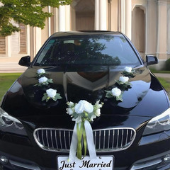 Elegant Wedding Car Decoration Set with White Flowers and Ribbon Bow