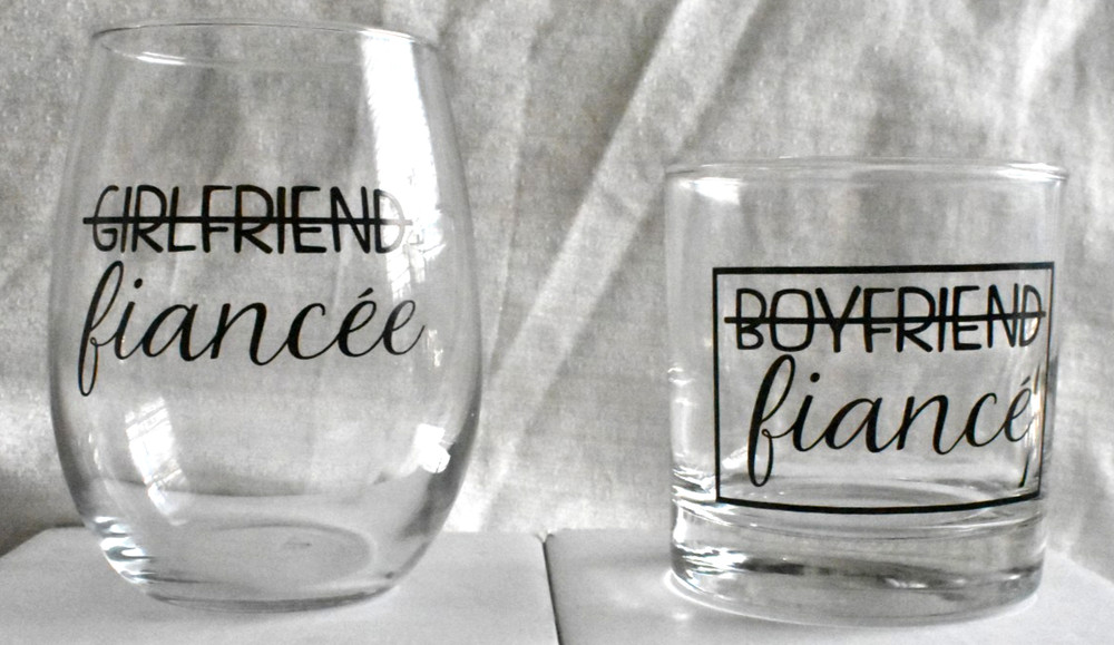ENGAGEMENT GLASS GIFT SET – 1 BOYFRIEND WHISKEY & 1 GIRLFRIEND WINE – NEW