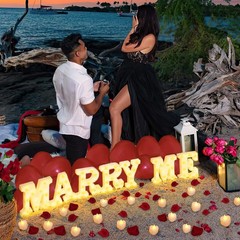 Light Up Proposal Sign Kit: ‘Marry Me’ with Flameless Candles & Romantic Petals