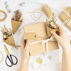 6Pcs Mini Dried Flowers Bouquet, Mixed Natural Dried Flowers Gypsophila